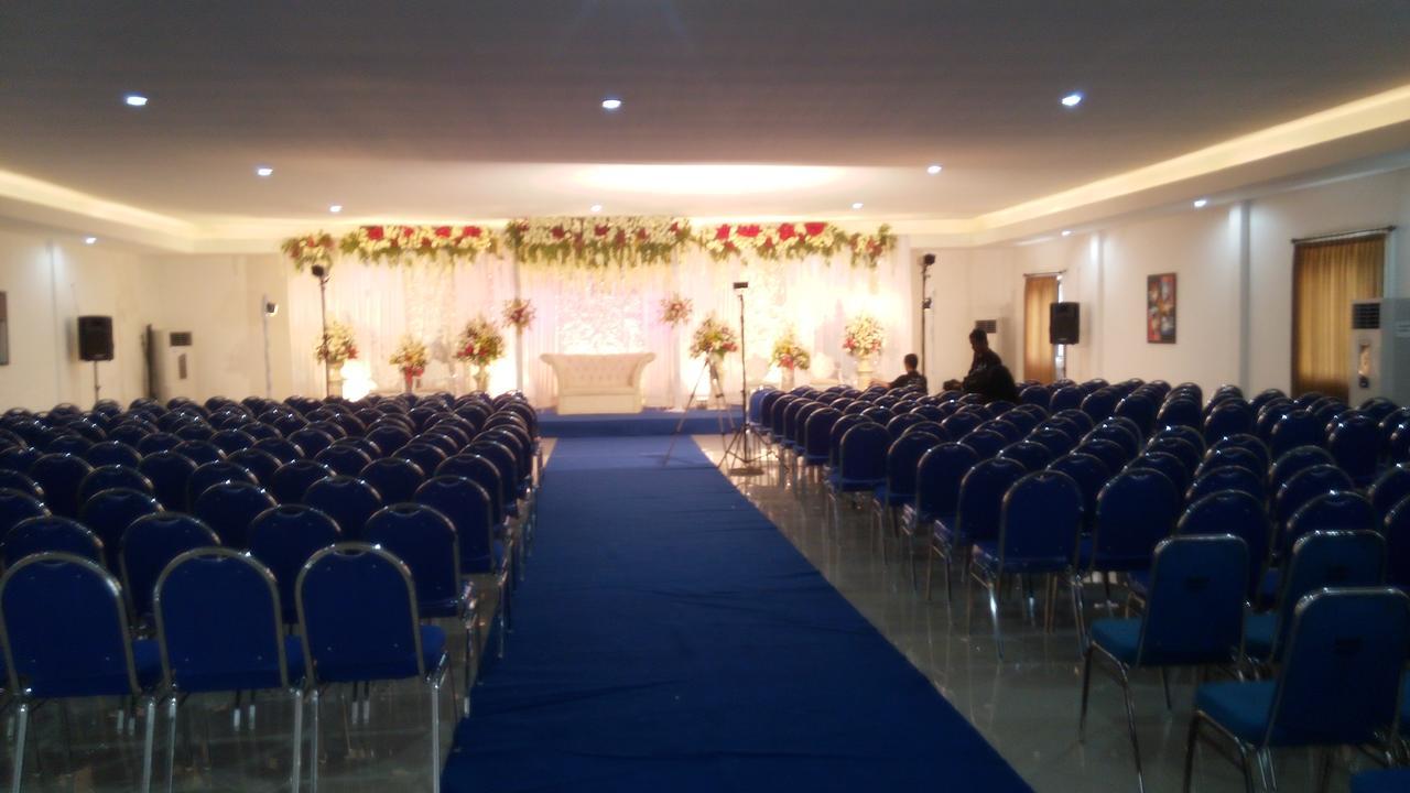 Hotel Transit Pasuruan Εξωτερικό φωτογραφία