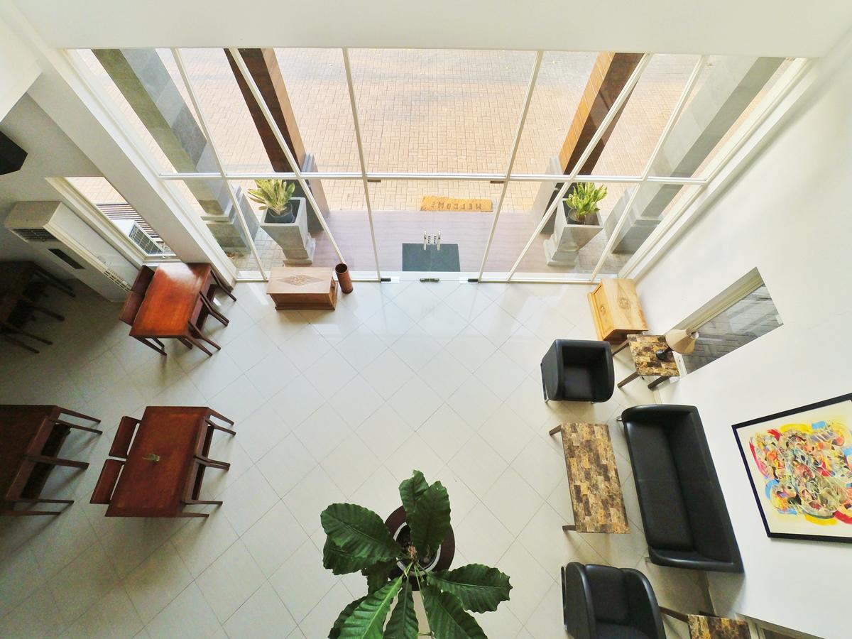 Hotel Transit Pasuruan Εξωτερικό φωτογραφία